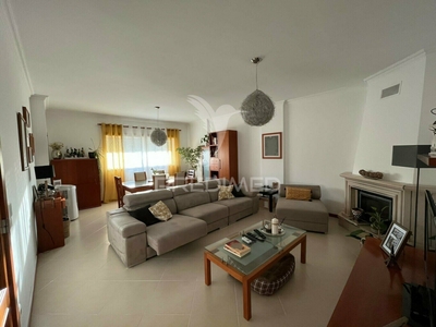Excelente oportunidade apartamento T3 em Rio Maior com boas áreas,