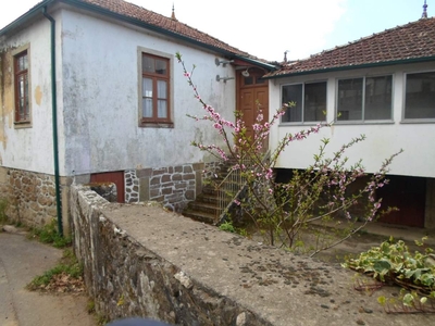 Venda de moradia em pedra, Cornes, Vila Nova de Cerveira