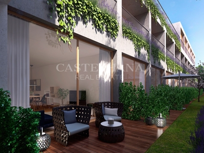 Apartamento T2 duplex com jardim e estacionamento no Saldanha