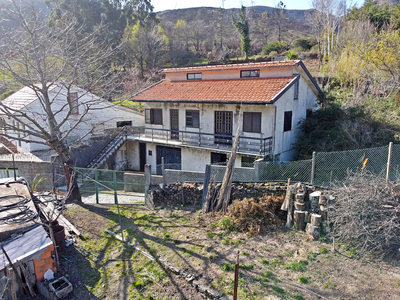 Moradia a necessitar de obras, Projeto Aprovado, 3 suítes, 2 salas, Mafomedes, Baião