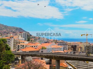 Apartamento T3 à venda em Funchal (Santa Luzia)