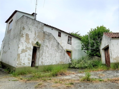 Moradia Geminada T3 / Torres Novas, Olaia e Paço