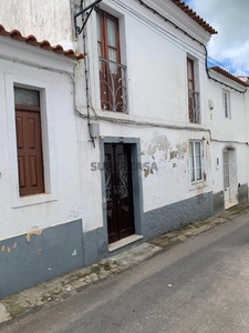 Moradia T2+1 Duplex à venda na Rua Almirante Reis