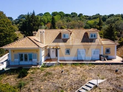3+1 Bedroom Villa, in Quinta do Anjo, for sale, with swimming pool and a 6900m2 plot of land