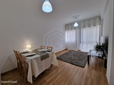 Apartamento T2 totalmente remodelado em Quarteira, Algarve