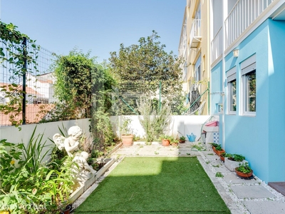 Apartamento T2+1 com jardim no Alto de Campolide, Lisboa