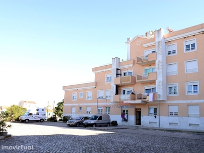 Apartamento T3 com lugar de Parqueamento em Samora Correia