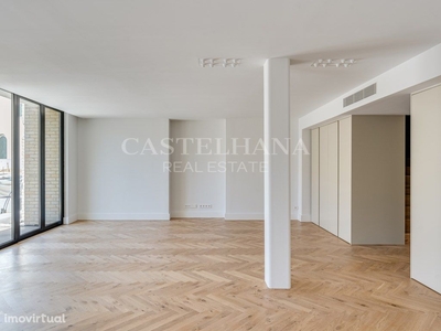 Apartamento T5 duplex em Lisboa na zona do Beato com esta...