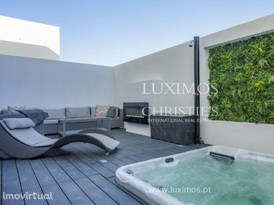 Contemporânea moradia V3, com piscina, para venda em Vilamoura, Algar