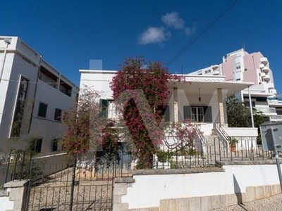 House in the Premium Zone of Faro with 500m2 of Garden
