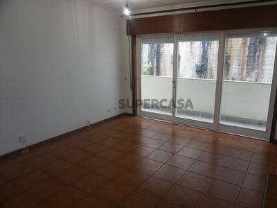 Apartamento T1 à venda em Santo António dos Olivais