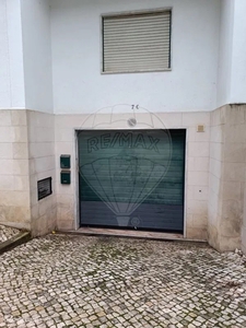 Estacionamento para comprar em Amadora, Portugal