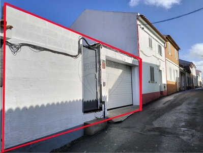 Garagem à venda em Rabo de Peixe, Ribeira Grande