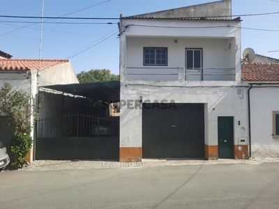 Moradia T2+2 Duplex à venda na Rua da Fonte Nova