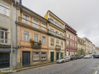 Apartamento T2+1 c/Logradouro na Rua de Stª. Margarida, Braga.