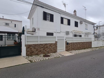 Casa T5 em Faro de 156,00 m²