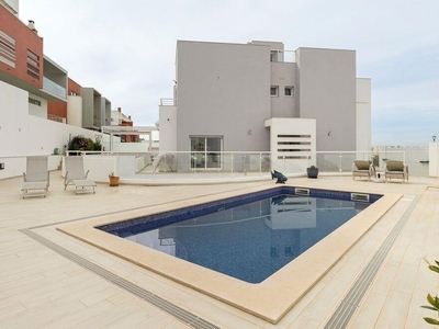 Casa / Villa T3 em Faro de 295,00 m²