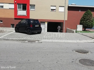 Estacionamento para alugar em Vilar de Andorinho, Portugal