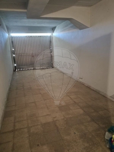 Garagem para arrendar em São Domingos de Rana, Cascais