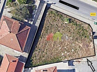 Terreno urbano de gaveto com projeto Almoinha-Sesimbra