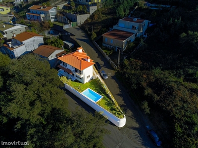 Moradia T3 com piscina em Tenões Nogueiró, Braga