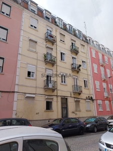 Apartamento T3 à venda na Rua Sebastião Saraiva Lima