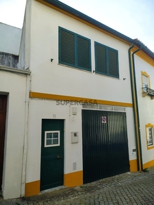Moradia T4 Duplex à venda na Rua Aires de Seixas