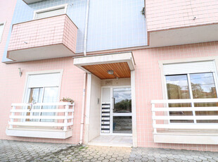 Apartamento com três quartos, 170m2, garagem fechada, localizado na freguesia de Oiã, concelho de Oliveira do Bairro, Aveiro.