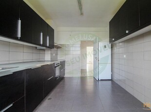 Apartamento T3 +Garagem+ Arrumo