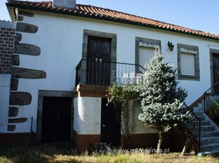 Casa Rústica T1 à venda em Lanheses