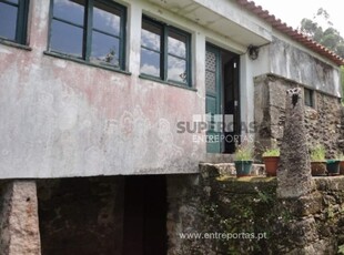 Casa Rústica T1 à venda em Vilar de Mouros