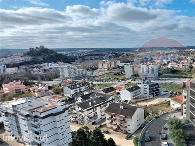 Apartamento T1 no centro do Funchal com estacionamento