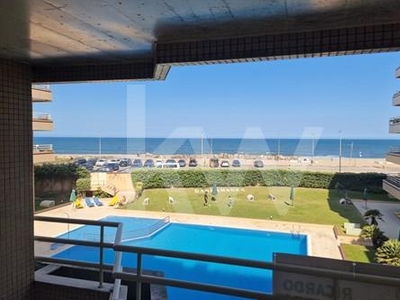 T2 com terraço e vista mar em condomínio de luxo