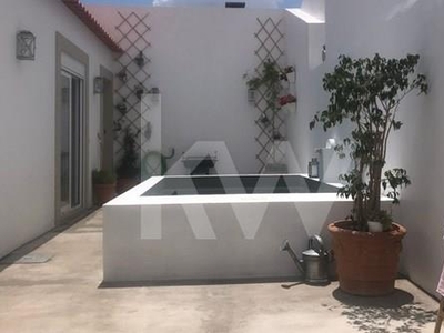 3+1 bedroom Villa with garden and swimming pool in the centre of Grândola.
