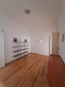 Apartamento 5 assoalhadas em Arroios / Lisboa (3º andar)