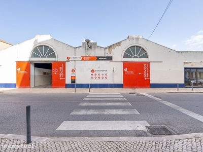 Armazém Oficina e Stand em Vila Franca de Xira