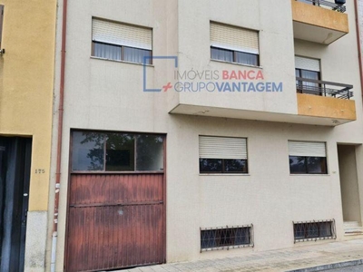 Apartamento T1 c/ garagem - Valongo