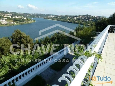 Moradia de luxo T6, com deslumbrantes vistas sobre o rio Douro