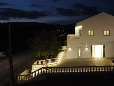 Moradia totalmente renovada V3, para venda em Rasmalho, Algarve