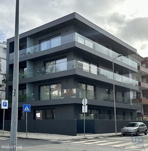 Apartamento T3 em Porto de 180,00 m2