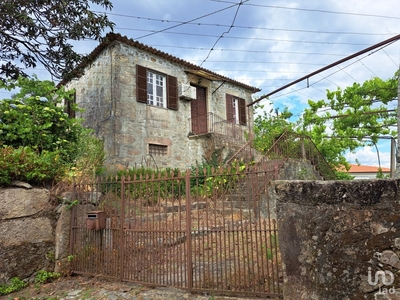 Casa / Villa T3 em Pico de Regalados, Gondiães e Mós de 168 m²