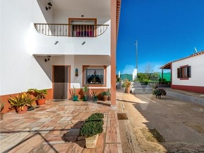 Detached 4+1 Bedroom Villa set in a 3 500 m2 plot - Ourique - Beja
