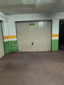 Garagem à venda em Almada
