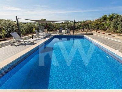 T4 villa with swimming pool in Armacao de Pera - Algarve