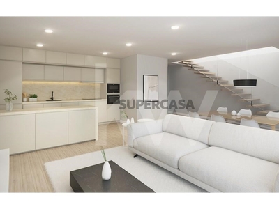 Apartamento T3 Duplex à venda em Glória e Vera Cruz