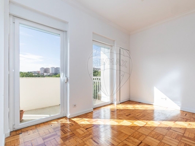 Apartamento T3 para arrendar em Benfica, Lisboa
