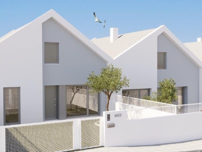 Moderna moradia V3, em construção, em Ferragudo, Algarve