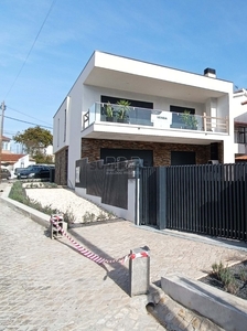 Moradia Isolada T3+1 Duplex à venda em Travessa Figueira