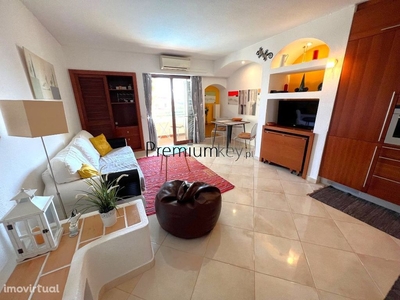 Apartamento com piscina e vista mar para Venda em Albufeira, Algarve