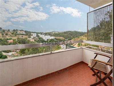 Apartamento T2 à venda na Rua Mário Viegas